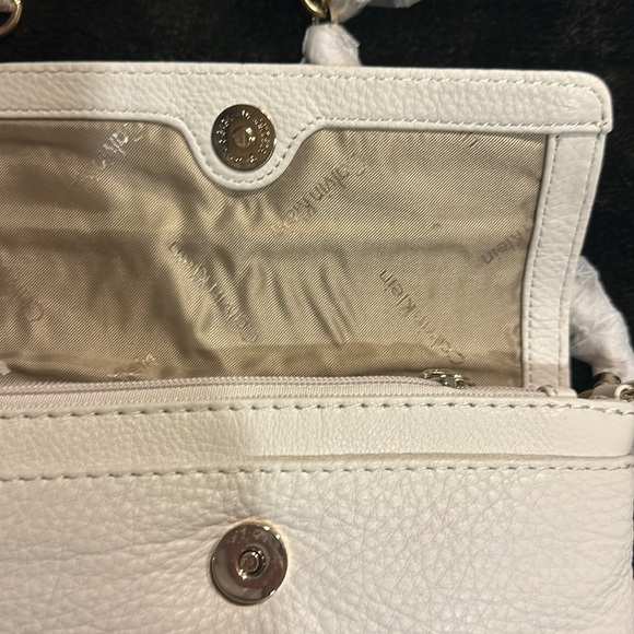 NWT Calvin Klein off white leather pebble grain crossbody bag metallic hardware - Picture 7 of 12